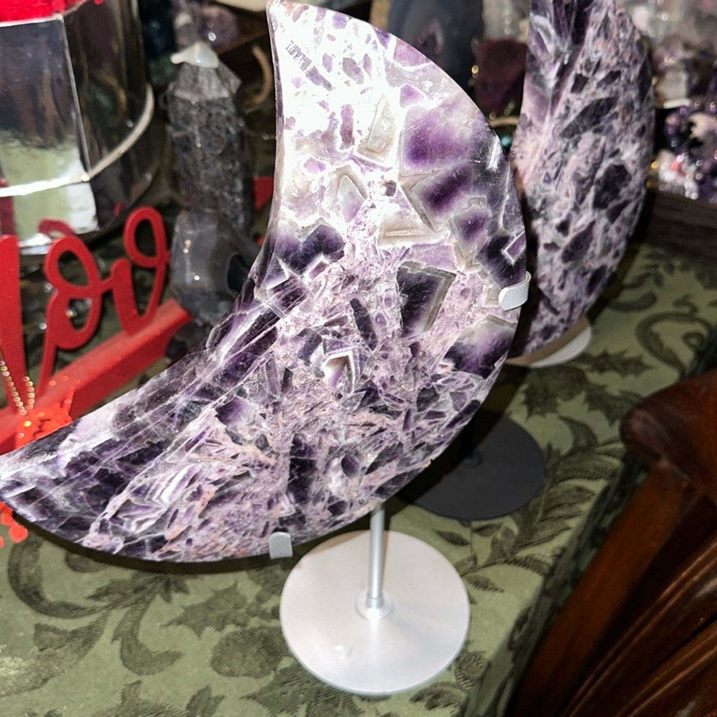 Chevron Dream Amethyst Crescent Moon plate - CHAMYMOON-LRG 123MM 1331g