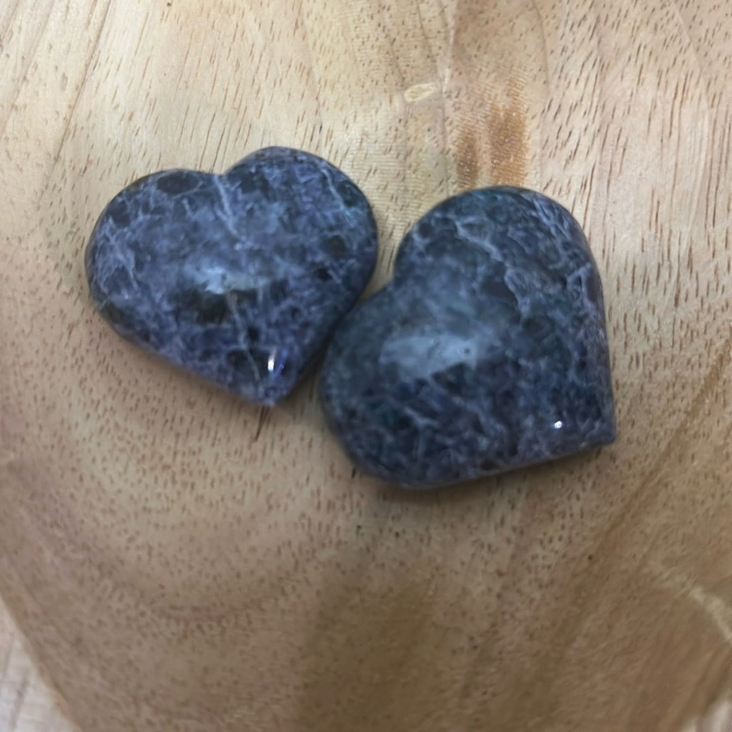 Iolite & Emerald Heart Palm stone set (2)- IOLITEEMRLDPLM-001