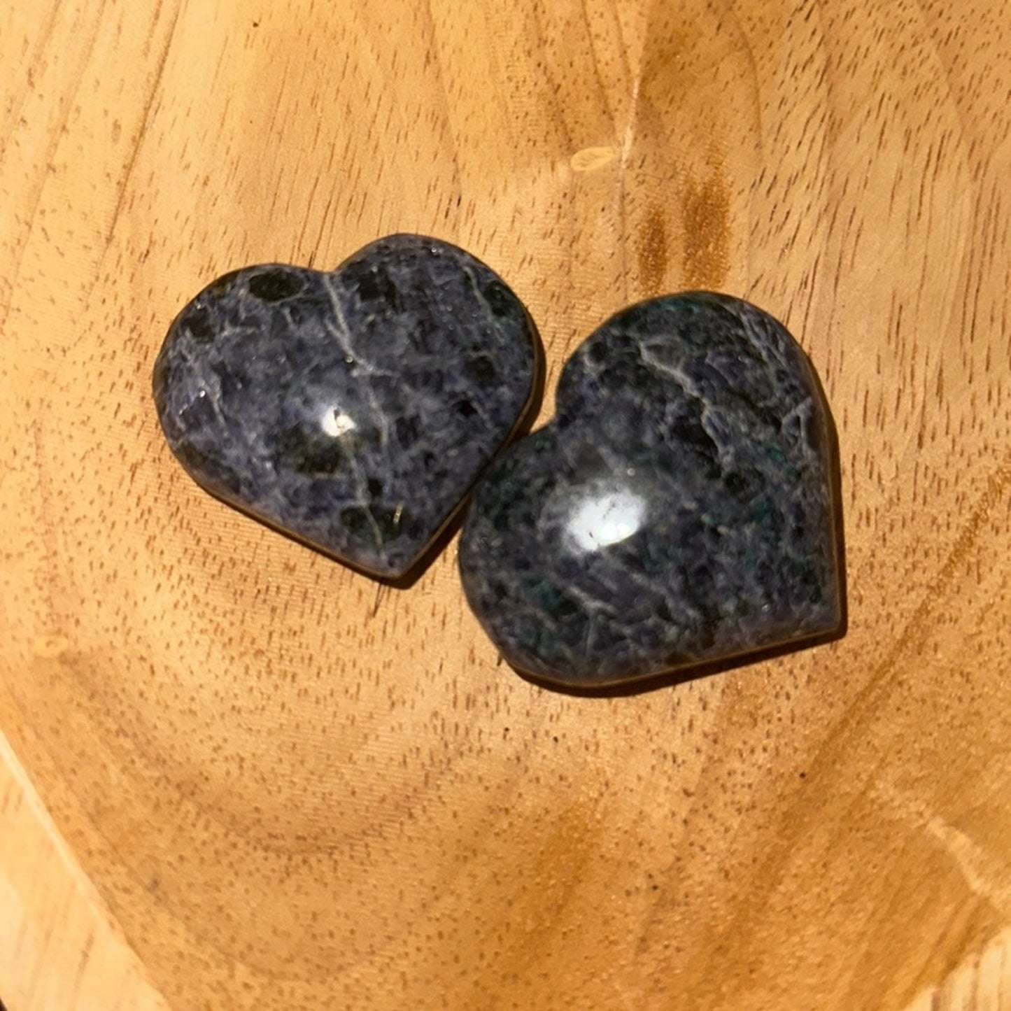 Iolite & Emerald Heart Palm stone set (2)- IOLITEEMRLDPLM-001